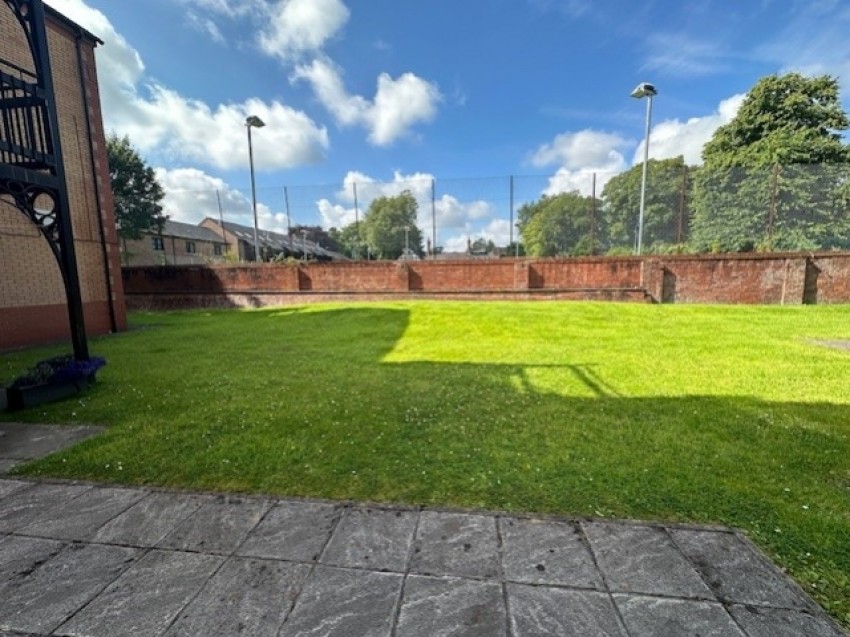 Images for Flat 4 17 Raleigh Close, Didsbury