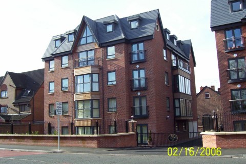 View Full Details for Apartment 10 152 Withington Road, Manchester
